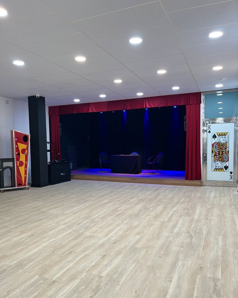 Escenario y sala de magia de escena